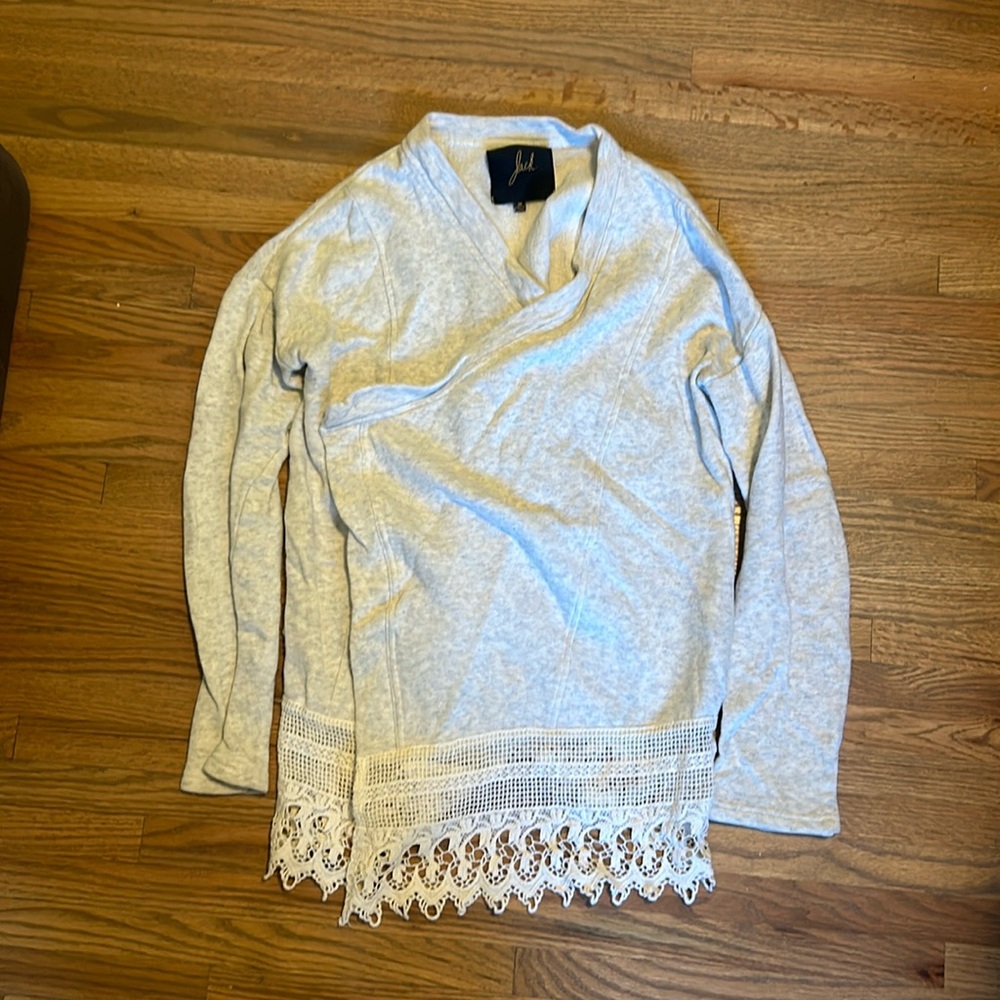 Lace sweatshirt with draped front